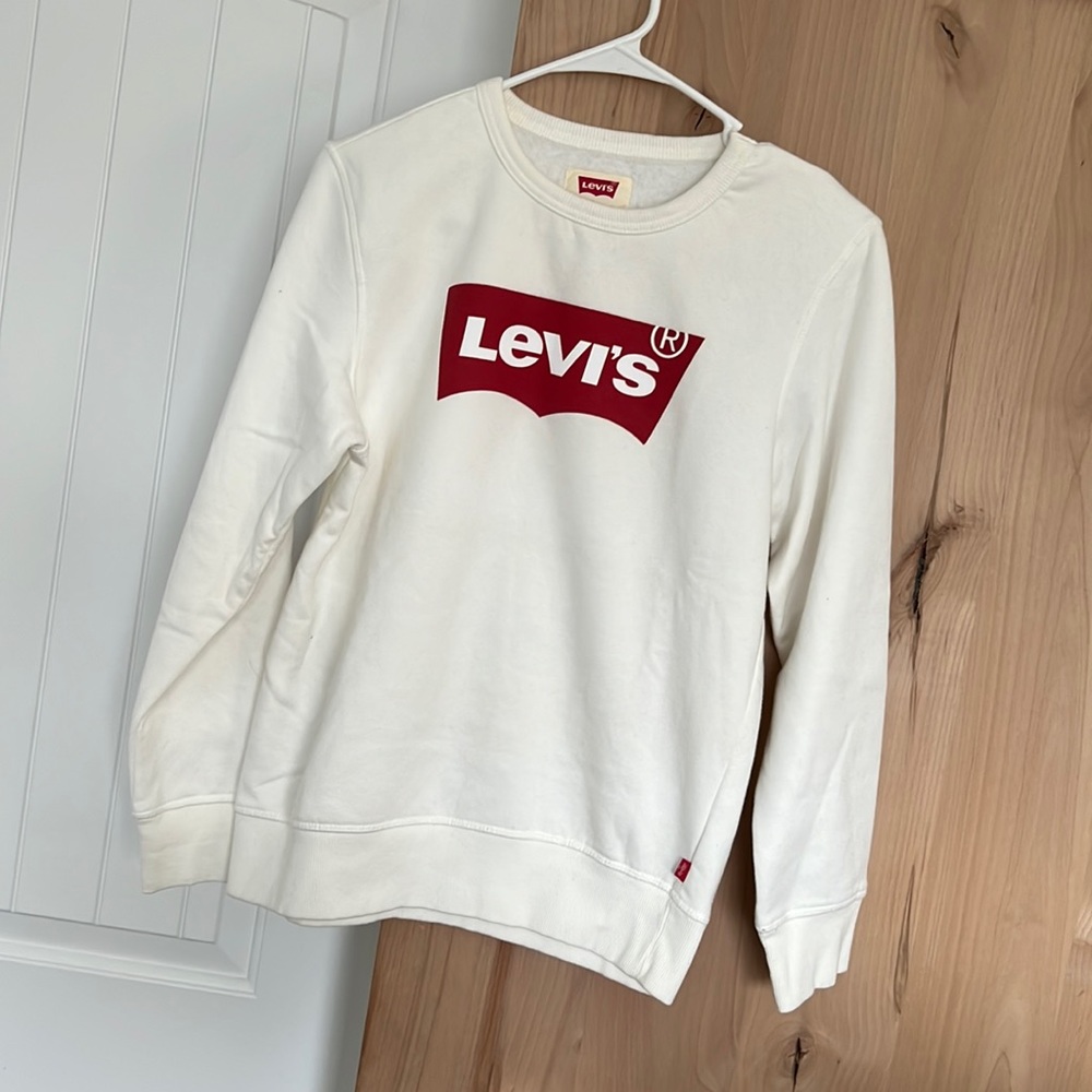 NWT levis cream sweater, kids XL fits like a small